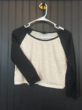 Black&White Baseball Style Cropped Long Sleeve
